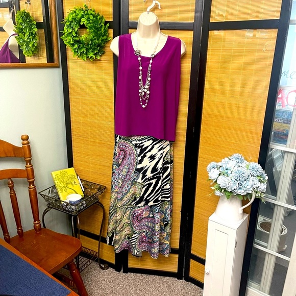 Tank Top-Magenta - Picture 5 of 5